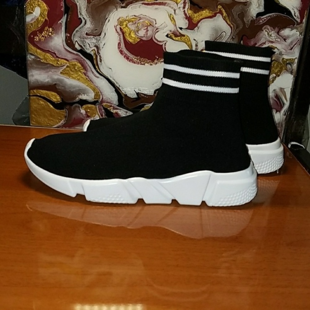 Mens "Tyga" Ultra Lightweight High Sock Sneakers